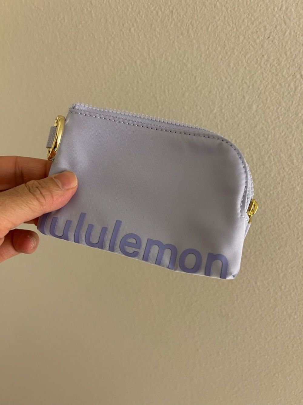 lululemon athletica Lilac Clippable Card Pouch